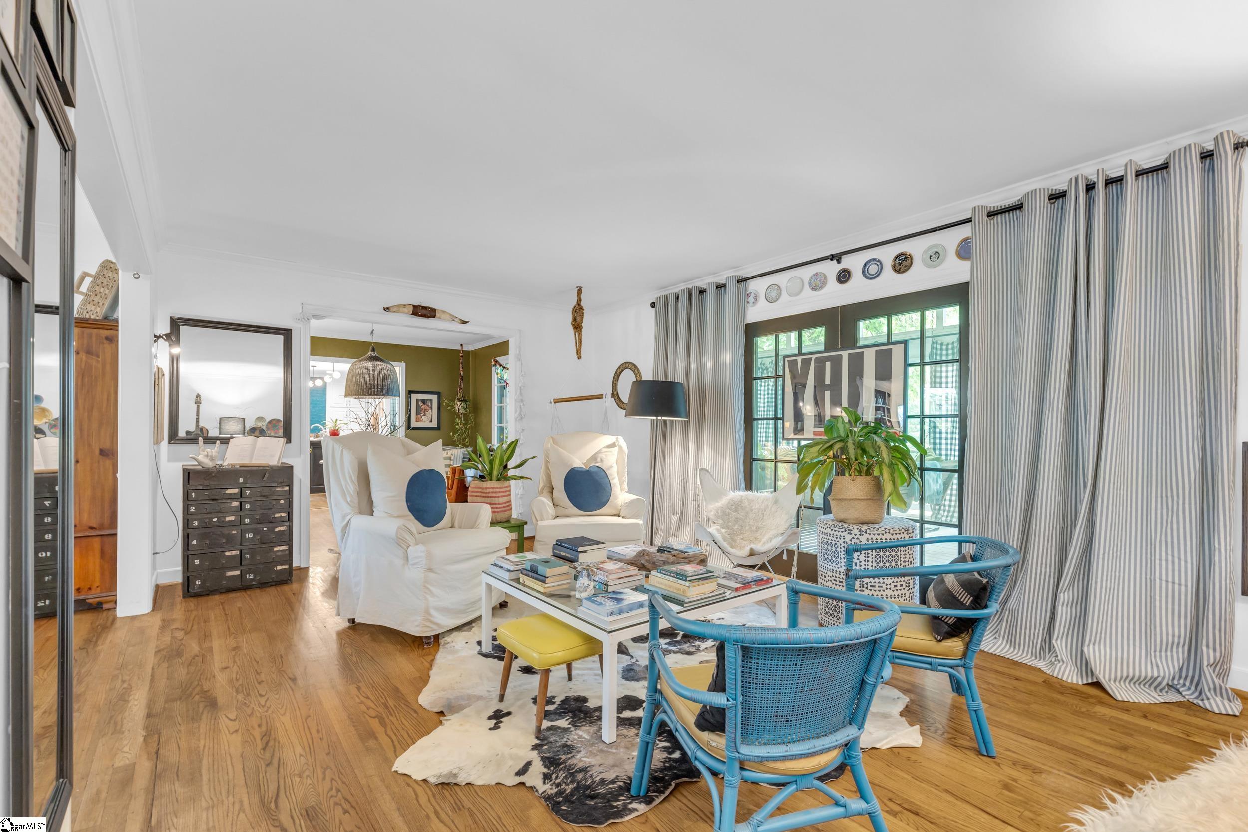 Greenville, South Carolina 29609, United States, 4 Bedrooms Bedrooms, ,3 BathroomsBathrooms,Residential,Contingent,169824