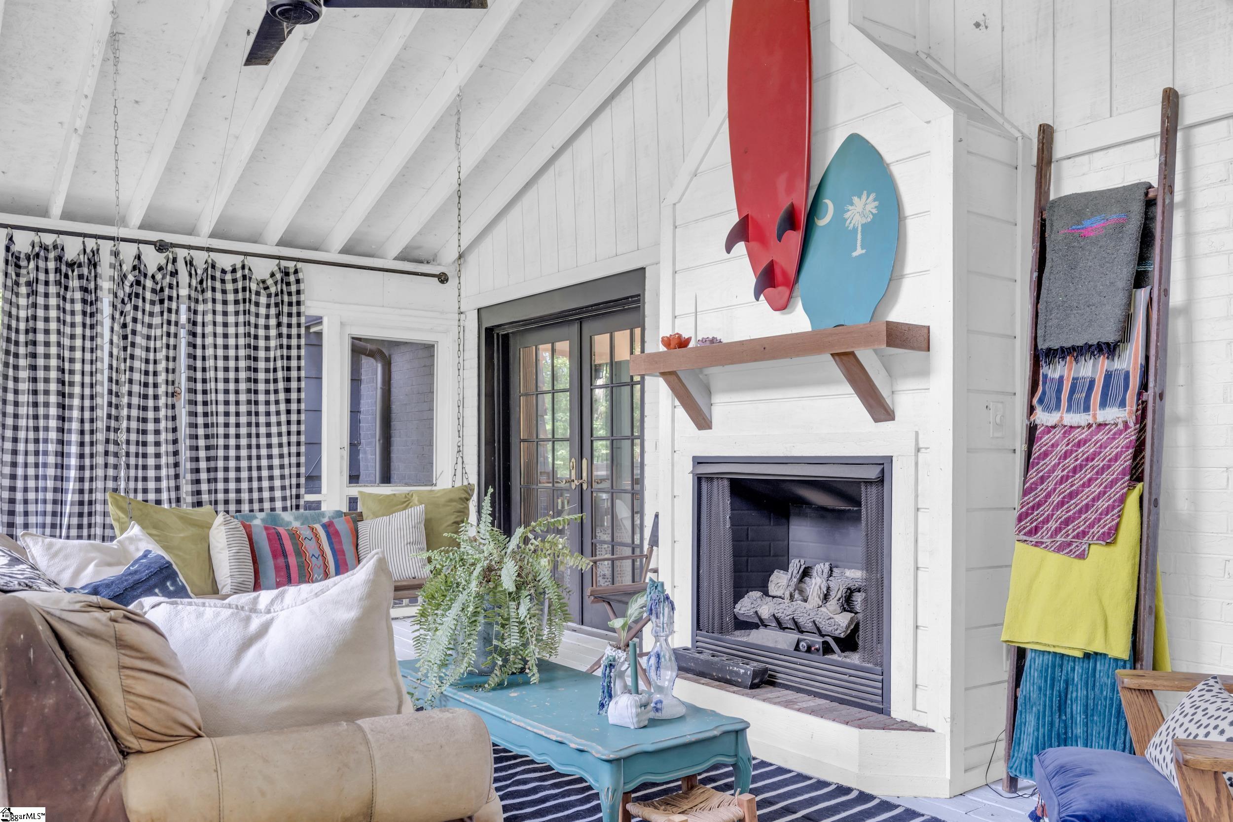 Greenville, South Carolina 29609, United States, 4 Bedrooms Bedrooms, ,3 BathroomsBathrooms,Residential,Contingent,169824