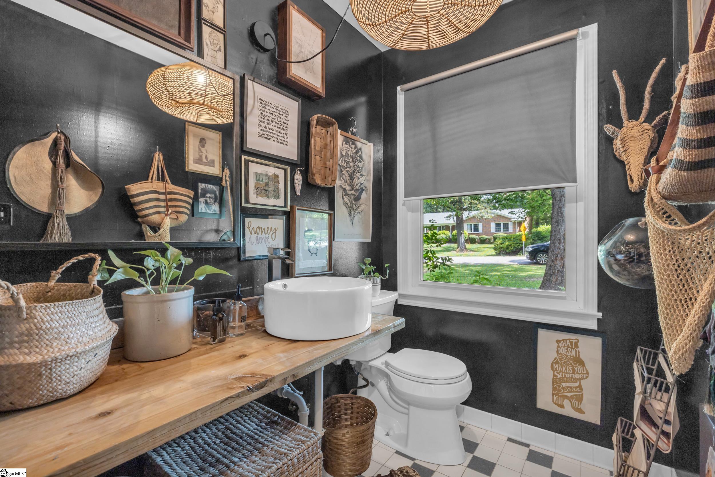 Greenville, South Carolina 29609, United States, 4 Bedrooms Bedrooms, ,3 BathroomsBathrooms,Residential,Contingent,169824