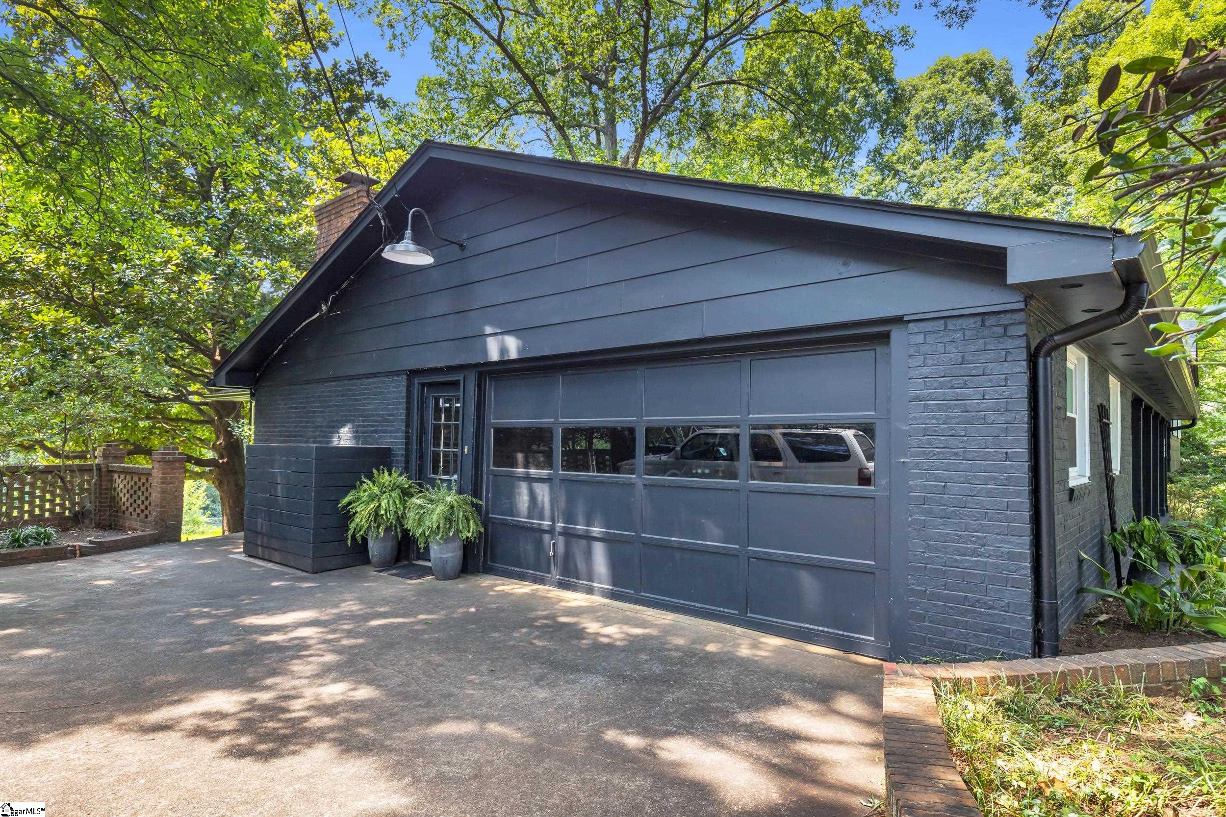 Greenville, South Carolina 29609, United States, 4 Bedrooms Bedrooms, ,3 BathroomsBathrooms,Residential,Contingent,169824