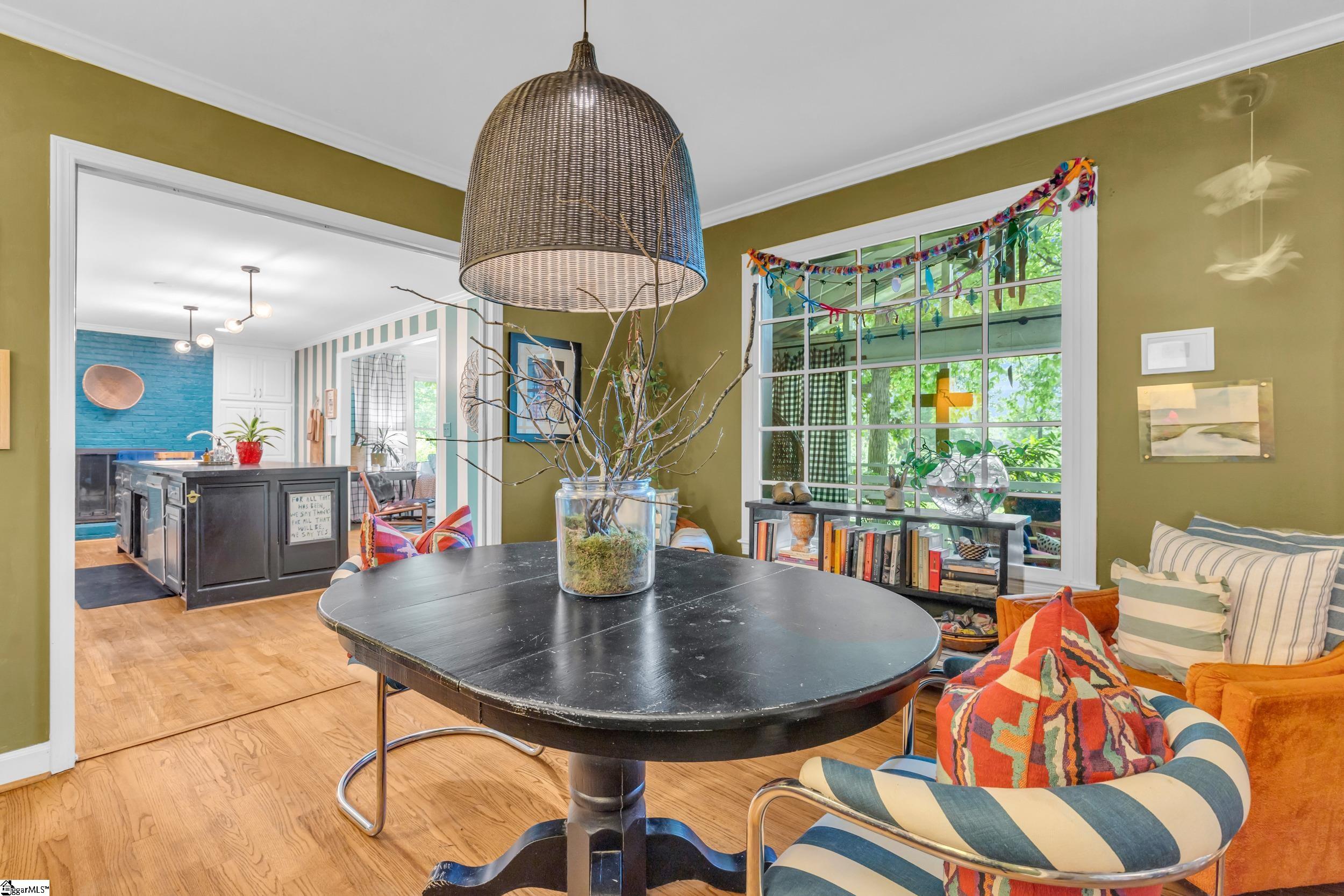 Greenville, South Carolina 29609, United States, 4 Bedrooms Bedrooms, ,3 BathroomsBathrooms,Residential,Contingent,169824