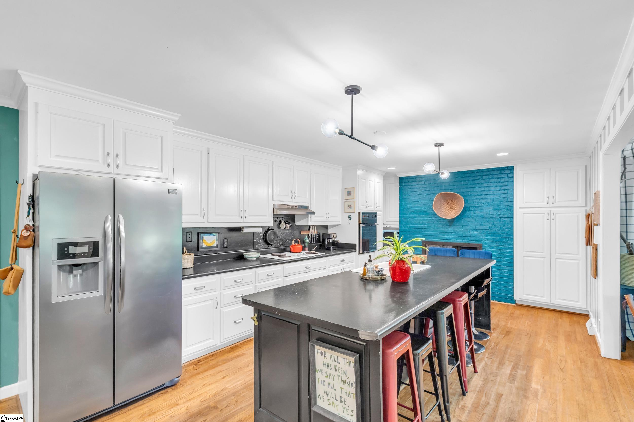 Greenville, South Carolina 29609, United States, 4 Bedrooms Bedrooms, ,3 BathroomsBathrooms,Residential,Contingent,169824