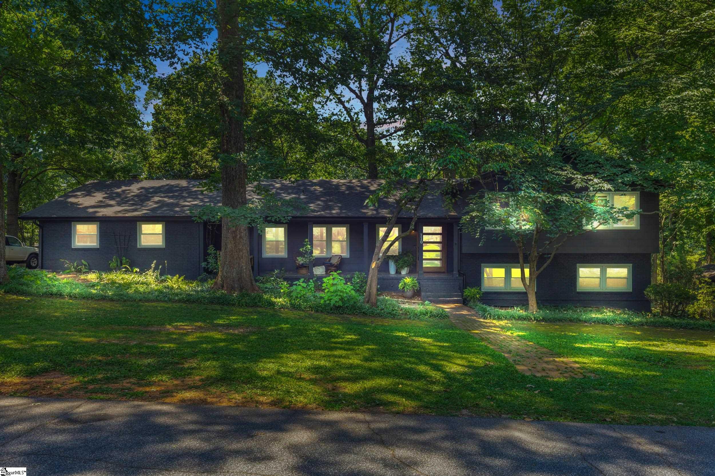 Greenville, South Carolina 29609, United States, 4 Bedrooms Bedrooms, ,3 BathroomsBathrooms,Residential,Contingent,169824