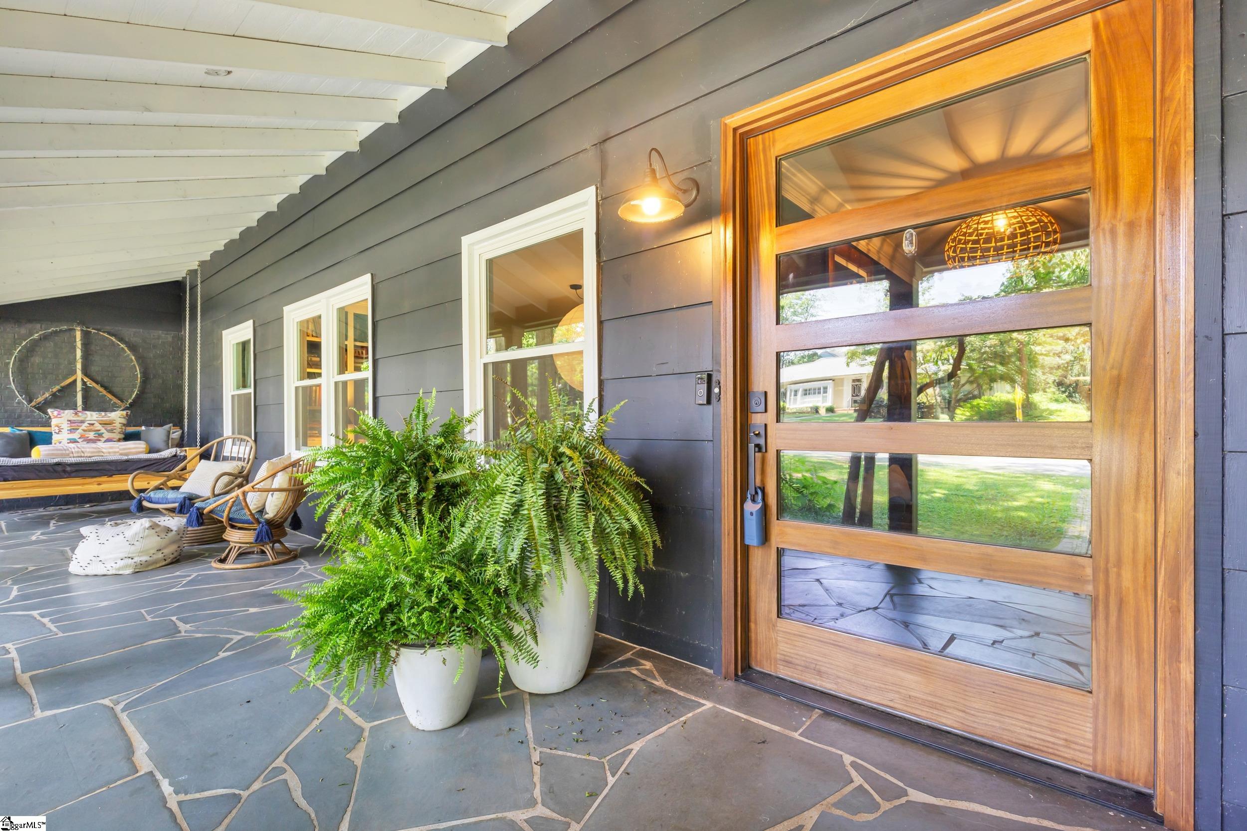 Greenville, South Carolina 29609, United States, 4 Bedrooms Bedrooms, ,3 BathroomsBathrooms,Residential,Contingent,169824