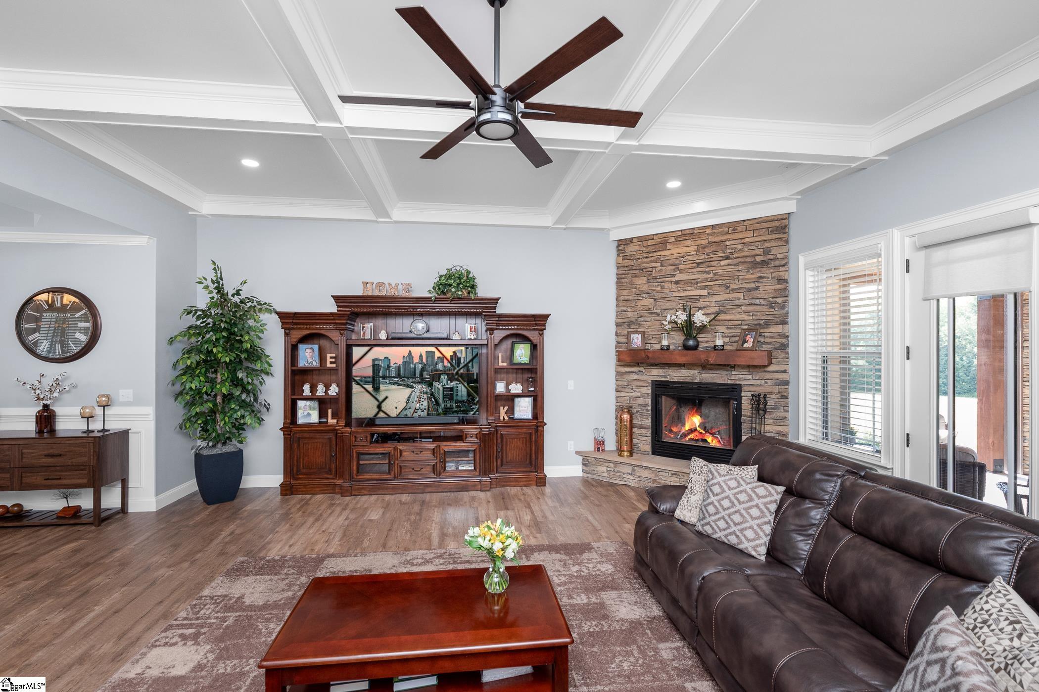 1055 Cross Country Lane