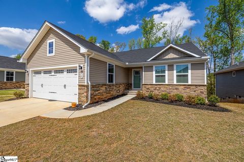 Photo of 18 Timberwild Drive, Greenville, SC 29605 (MLS # 1586985)