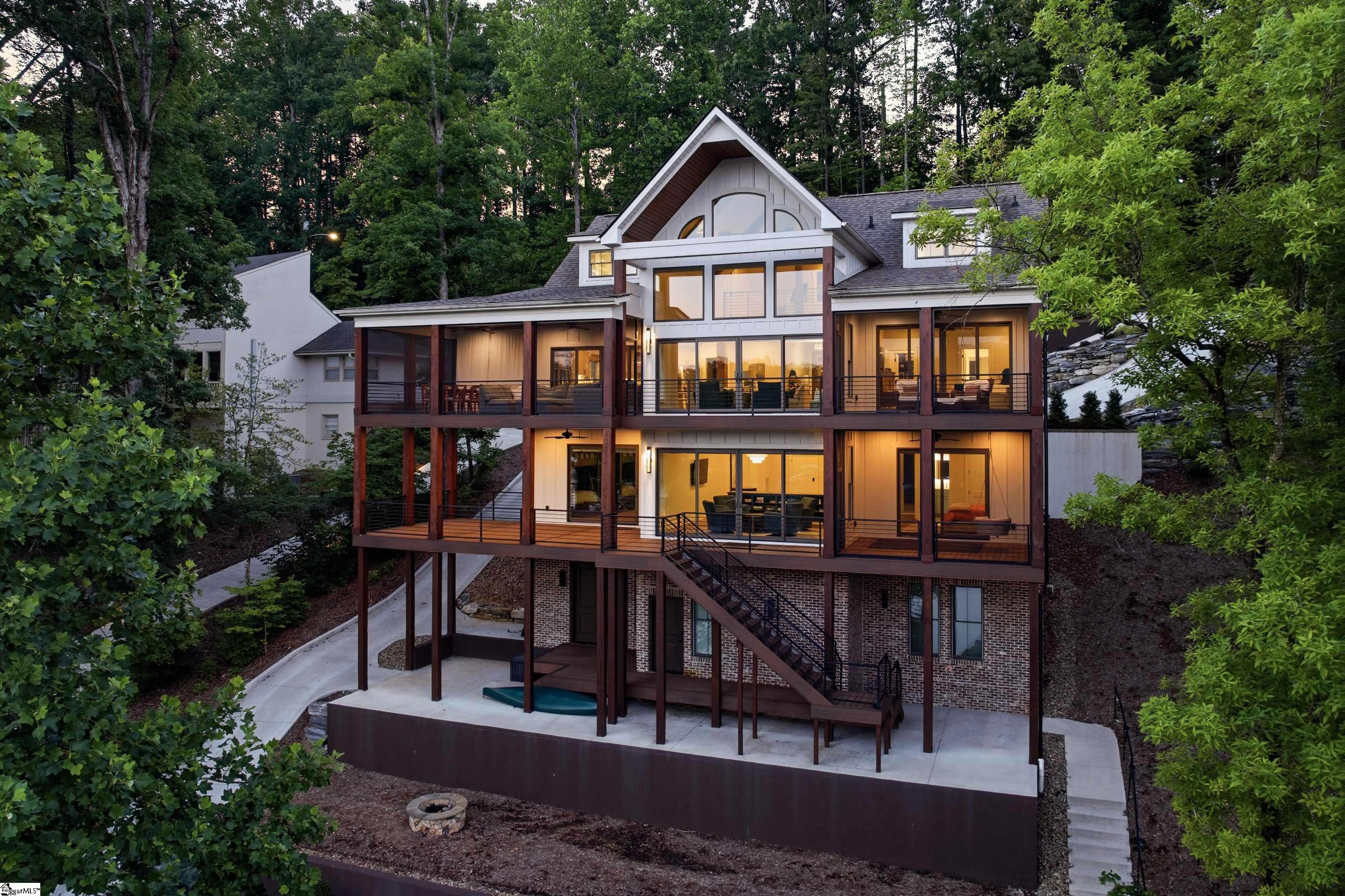305 Harbor Drive