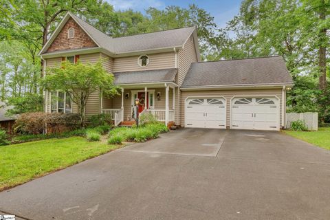 Photo of 304 Oak Brook Way, Taylors, SC 29687 (MLS # 1571419)