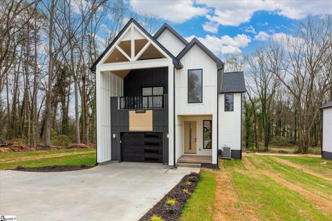 Photo of 8 Mckinley Drive, Greenville, SC 29611 (MLS # 1584227)