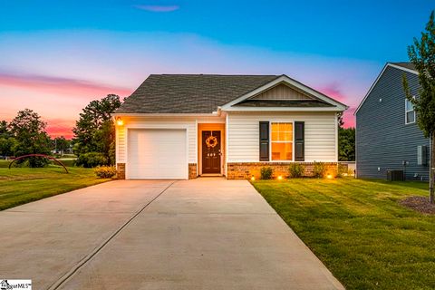 Photo of 509 Whitewater Ridge, Seneca, SC 29678 (MLS # 1598761)
