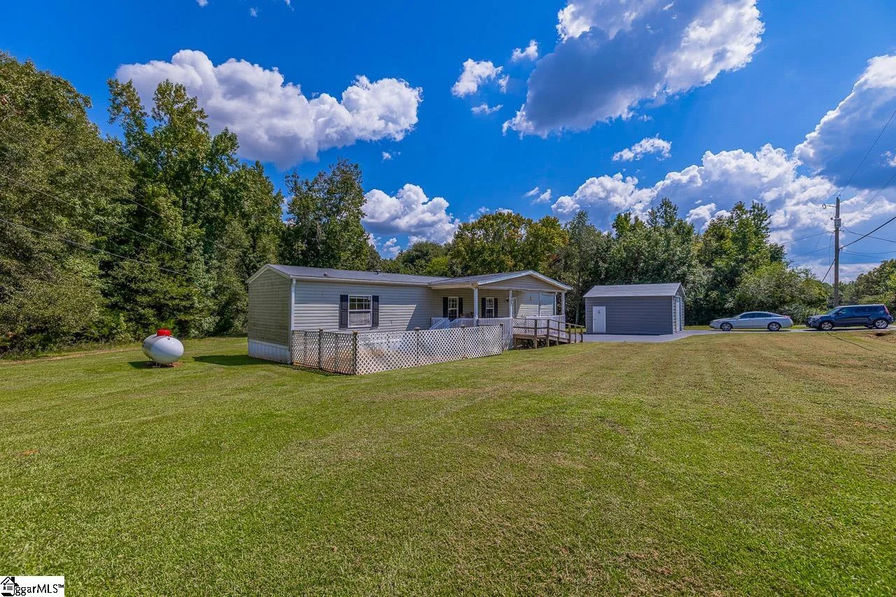 438 Lockhart Lane
