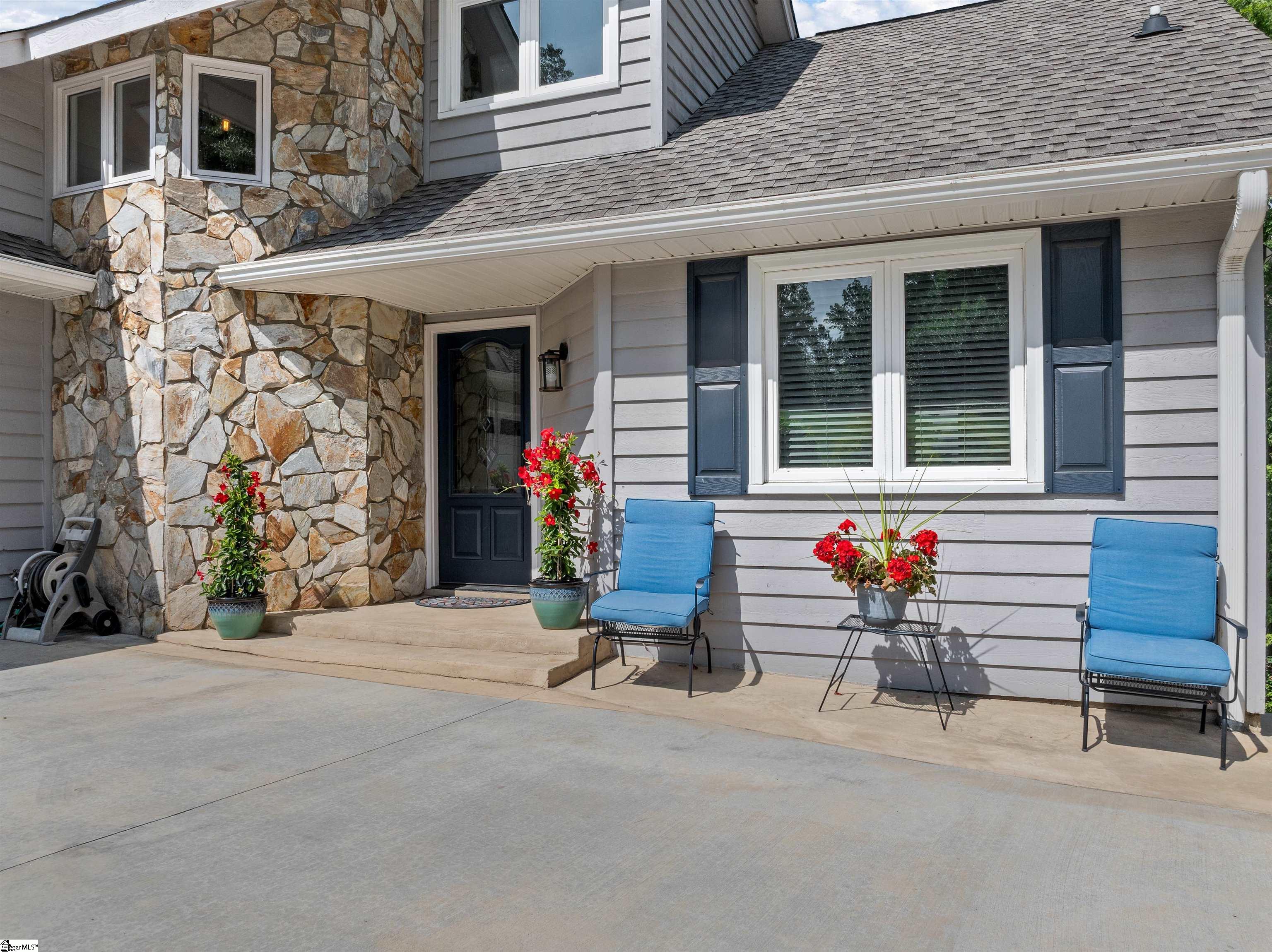 702 Lakewinds Boulevard