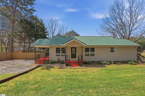 Photo of 421 Hotrod Lane, Walhalla, SC 29691 (MLS # 1586620)