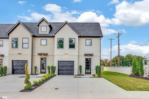 Photo of 2 Taverly Drive, Greenville, SC 29605 (MLS # 1578780)