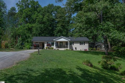 Photo of 206 Live Oak Way, Taylors, SC 29687 (MLS # 1592120)