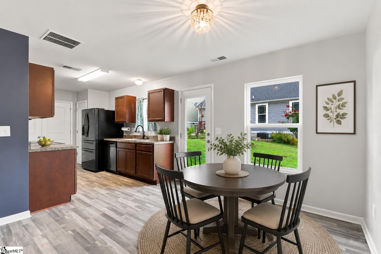 129 Colonial Walk