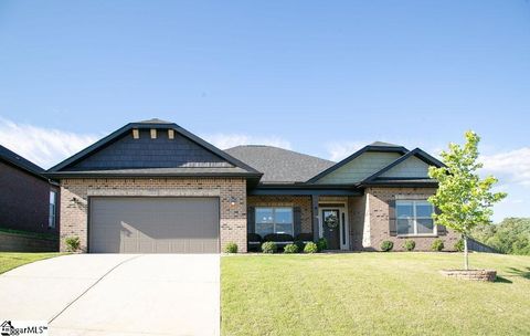 Photo of 111 Wyatt Drive, Greenville, SC 29605 (MLS # 1571309)