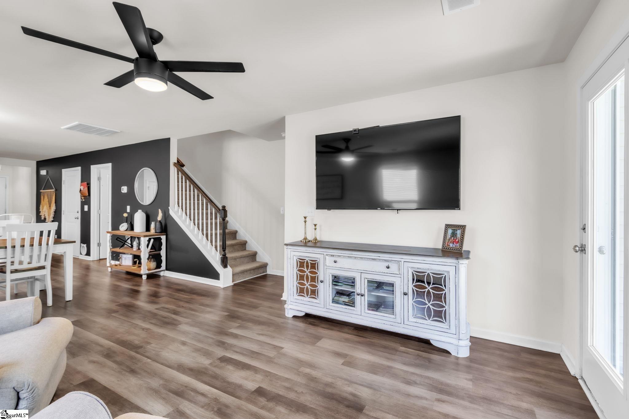 1216 Paramount Drive