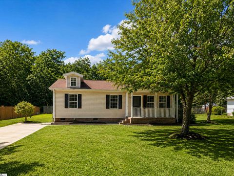 Photo of 109 Laurens Court, Fountain Inn, SC 29644 (MLS # 1592212)
