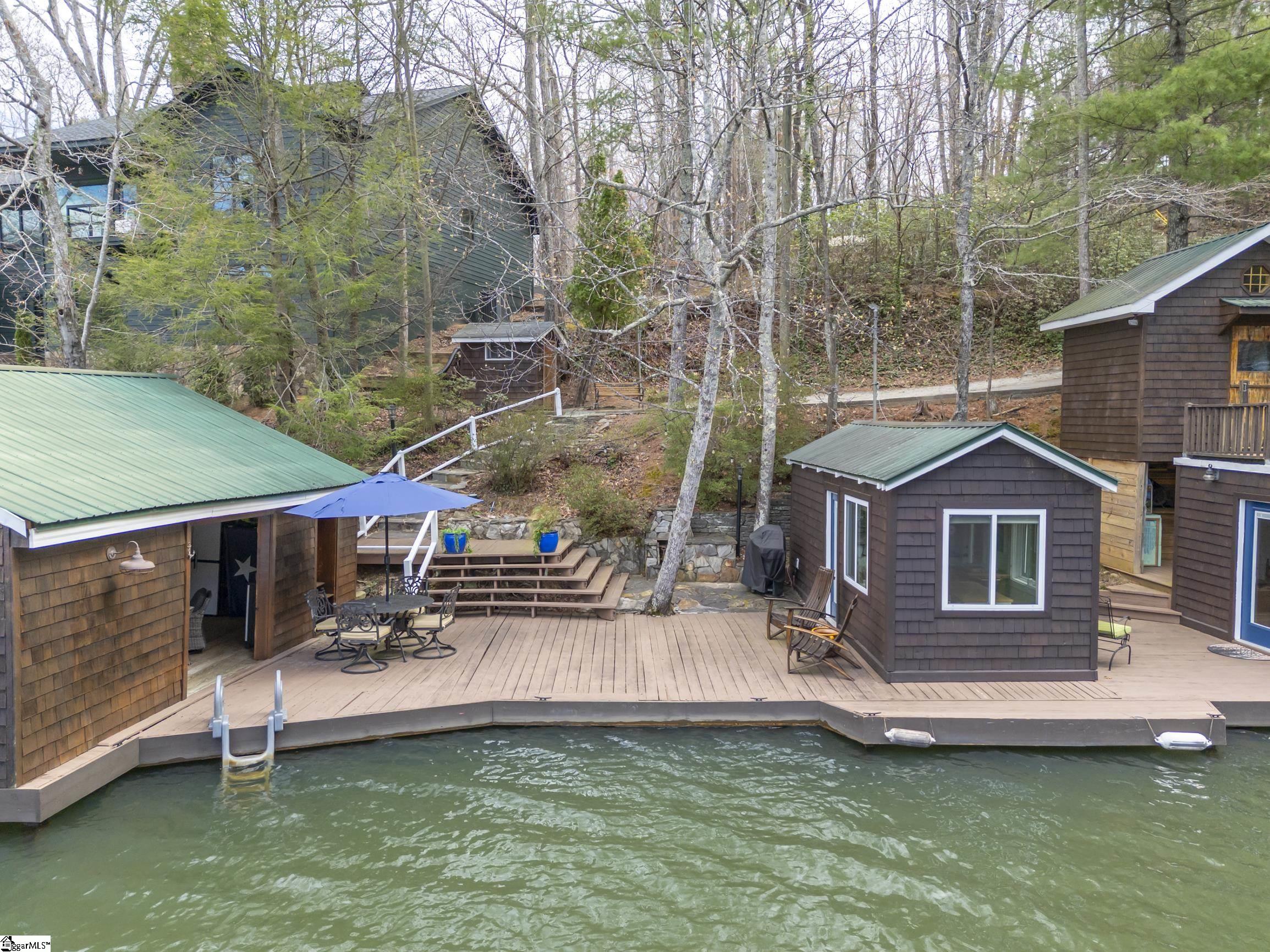 1028 E Lakeshore Drive