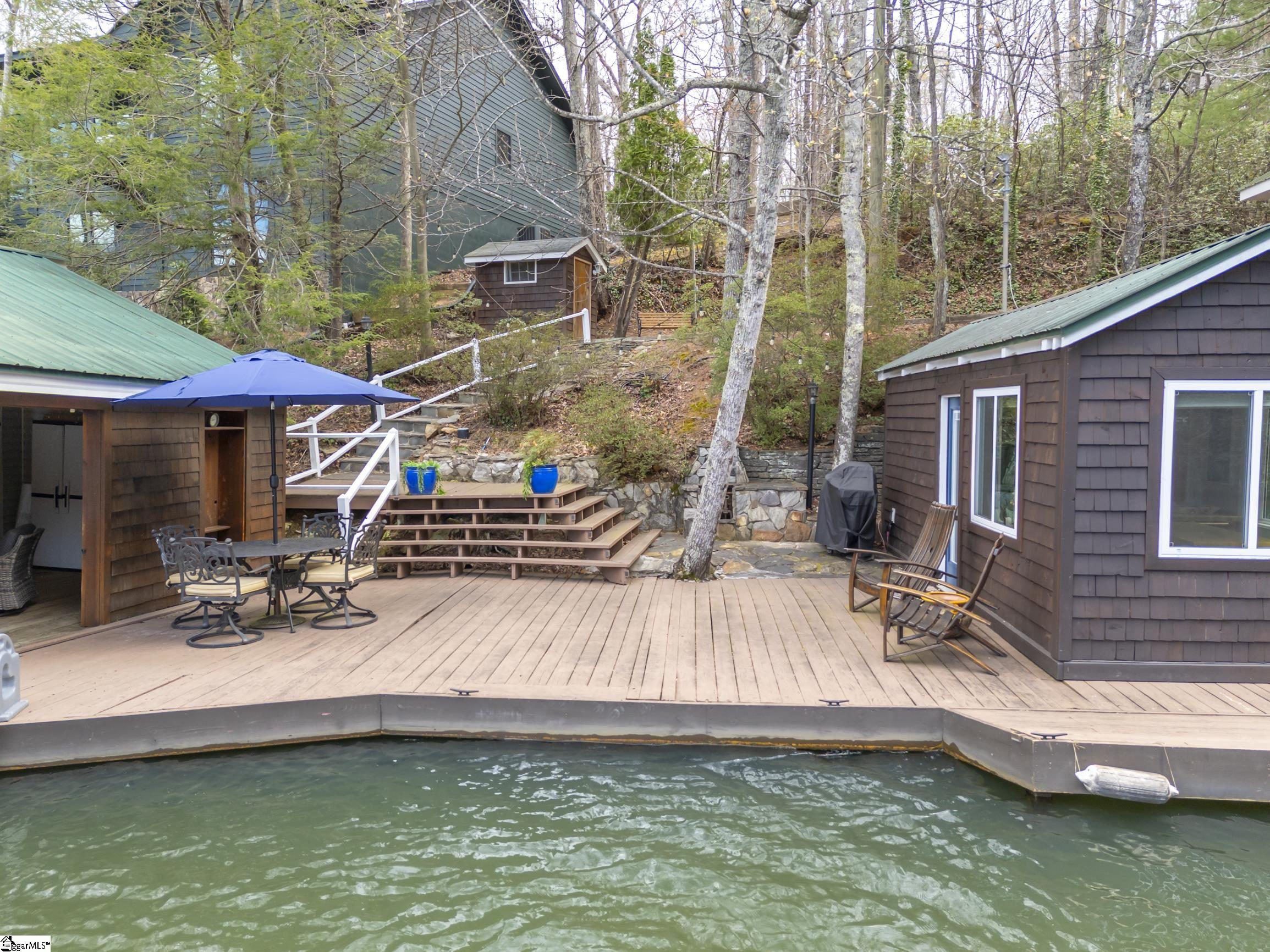 1028 E Lakeshore Drive