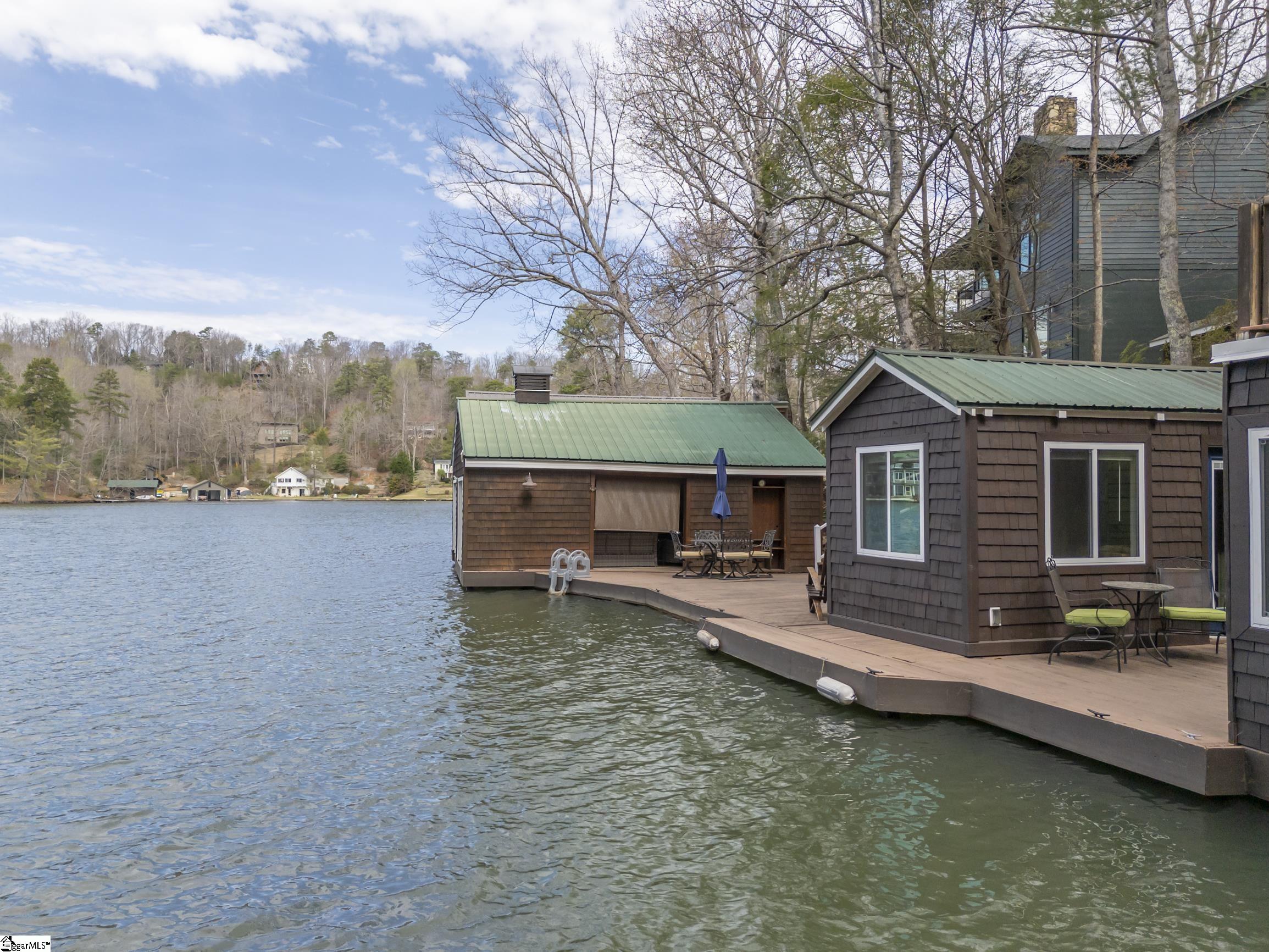 1028 E Lakeshore Drive