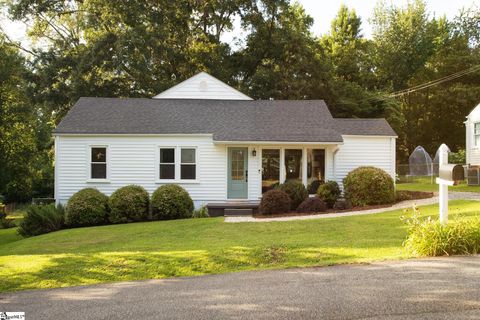 Photo of 17 Campbell Street, Greenville, SC 29607 (MLS # 1598163)