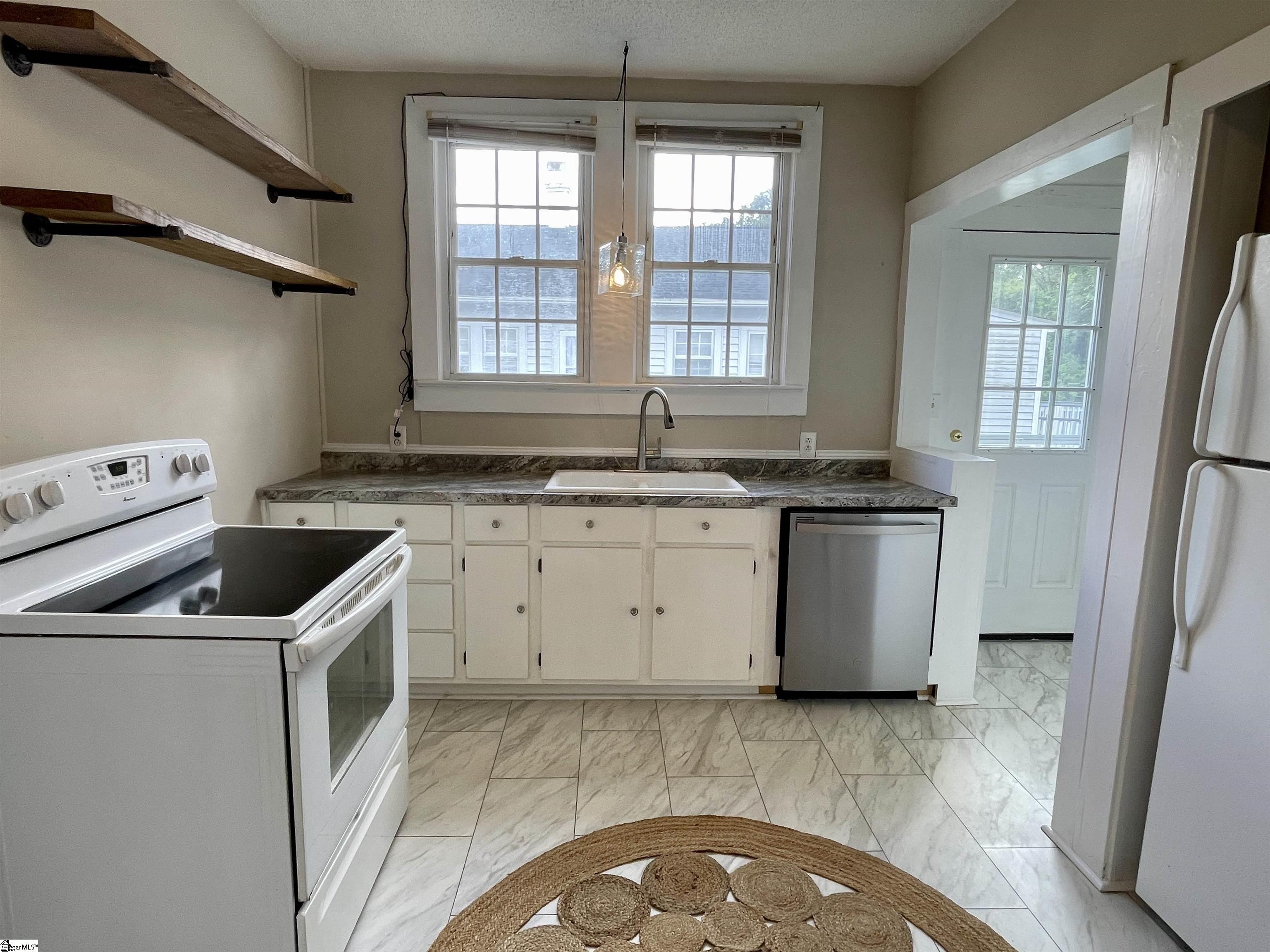 Laurens, South Carolina 29360, United States, 2 Bedrooms Bedrooms, ,1 BathroomBathrooms,Residential,Active,180946