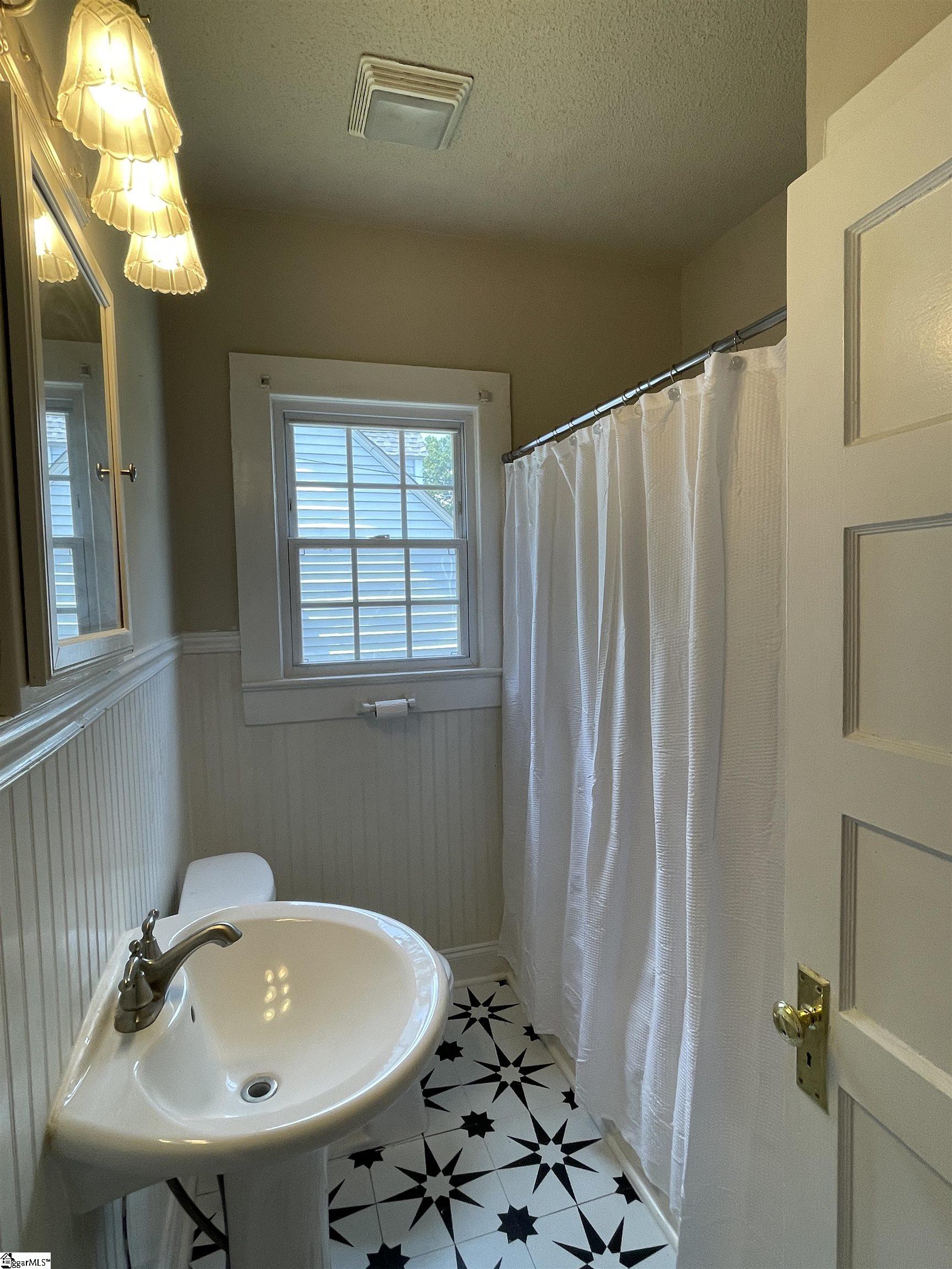 Laurens, South Carolina 29360, United States, 2 Bedrooms Bedrooms, ,1 BathroomBathrooms,Residential,Active,180946