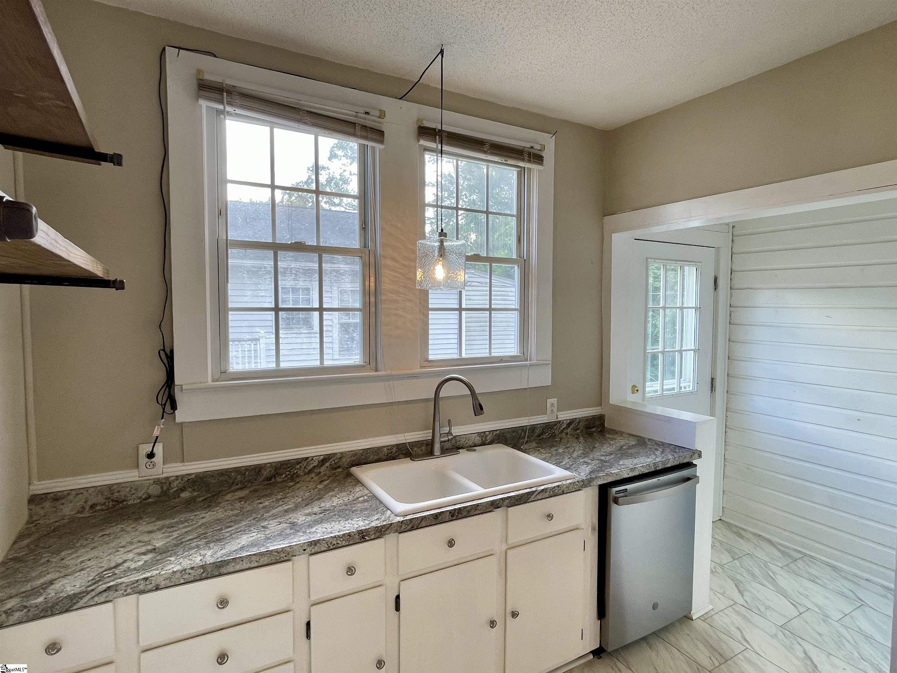 Laurens, South Carolina 29360, United States, 2 Bedrooms Bedrooms, ,1 BathroomBathrooms,Residential,Active,180946