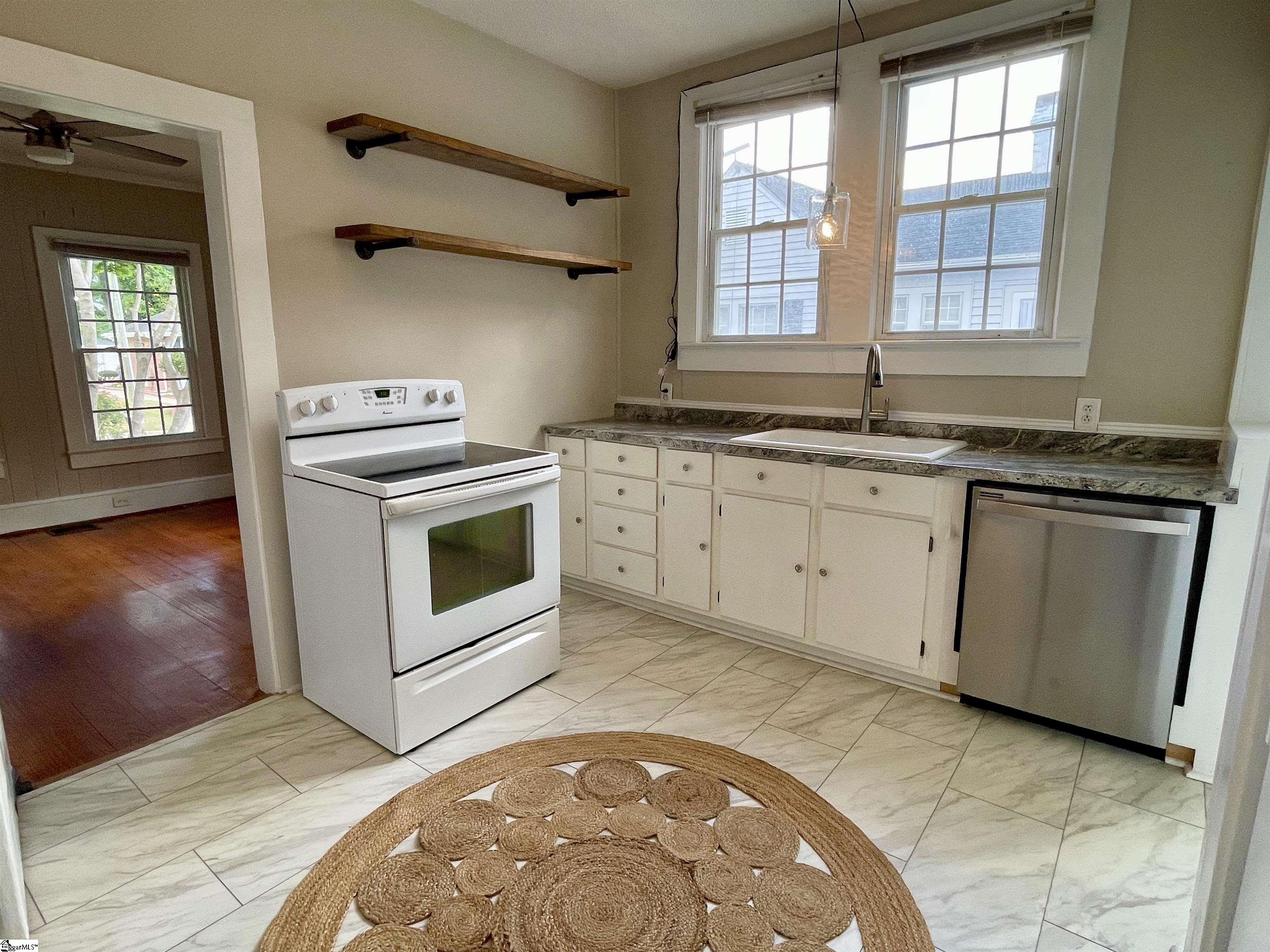 Laurens, South Carolina 29360, United States, 2 Bedrooms Bedrooms, ,1 BathroomBathrooms,Residential,Active,180946