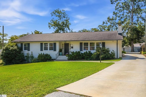 Photo of 107 Birchwood Drive, Greenville, SC 29605 (MLS # 1601965)