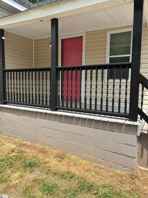 Photo of 117 Dewey Avenue, Laurens, SC 29360 (MLS # 1589719)