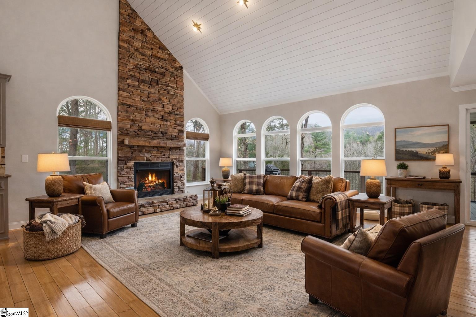 209 Falcon Crest Way