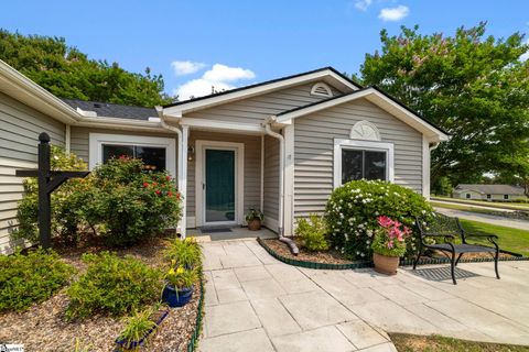 Photo of 2 Hillview Drive, Greenville, SC 29615 (MLS # 1582963)