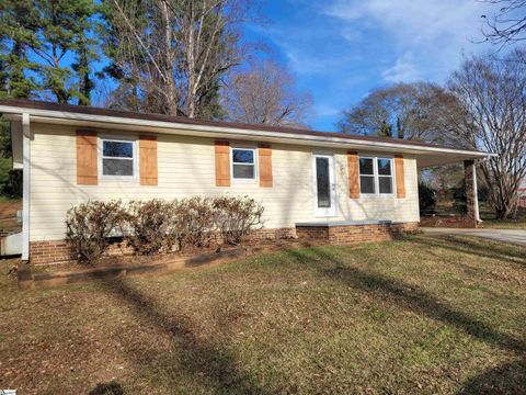 Photo of 210 N Randolph Avenue, Landrum, SC 29356 (MLS # 1577119)