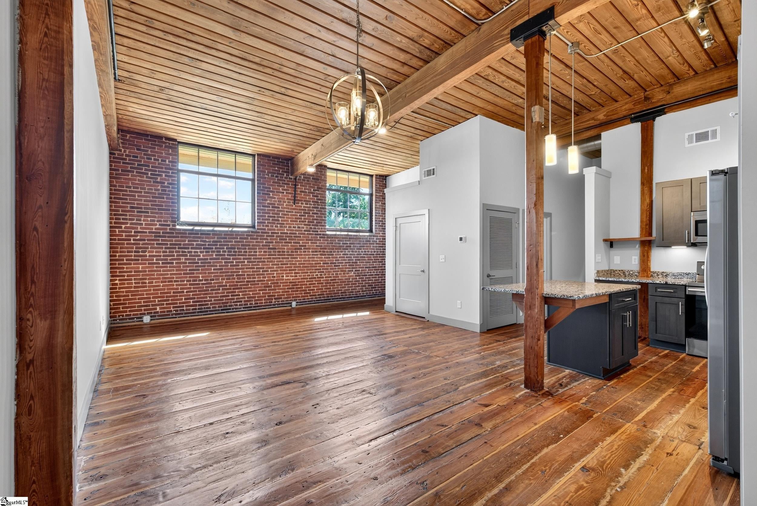 Real Estate Search 3 806 Green Avenue UNIT 206