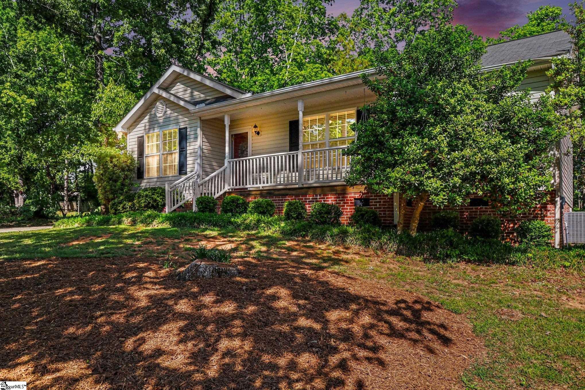 105 S Fox Circle