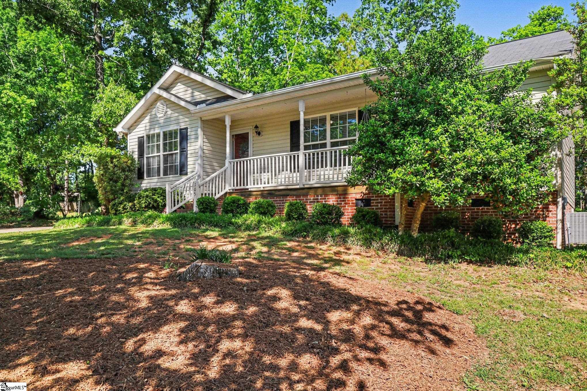 105 S Fox Circle