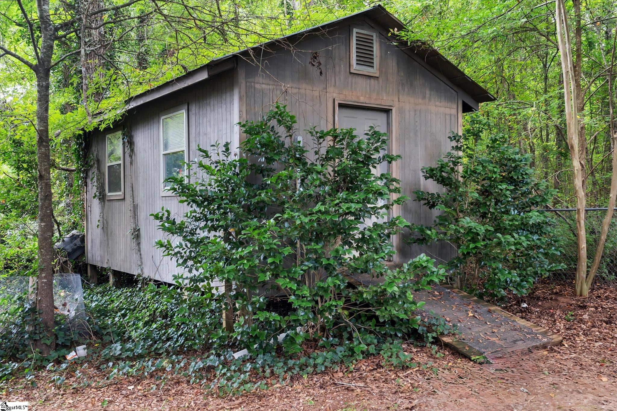 Clinton, South Carolina 29325, United States, 3 Bedrooms Bedrooms, ,2 BathroomsBathrooms,Residential,Active,197414