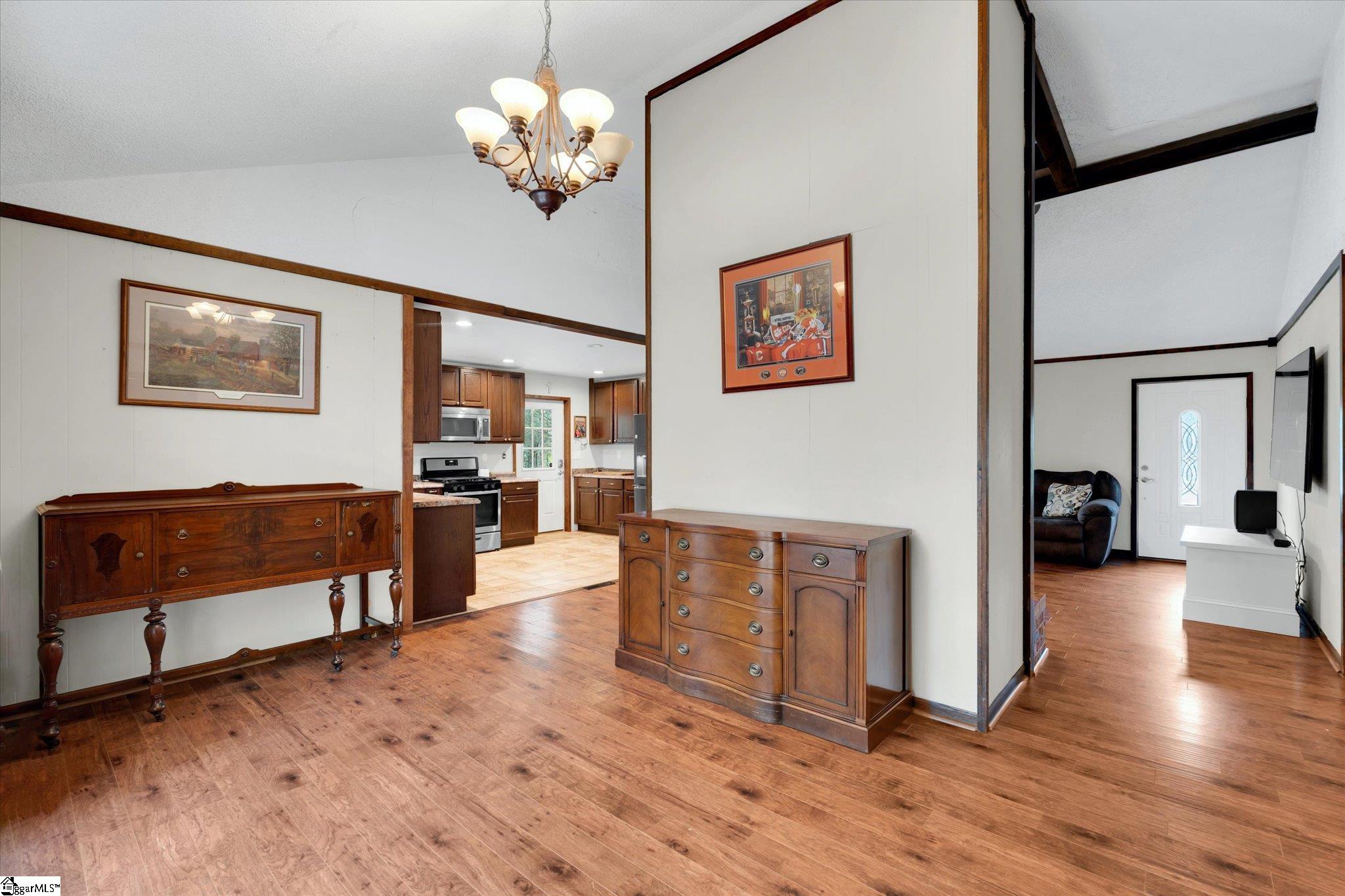 Clinton, South Carolina 29325, United States, 3 Bedrooms Bedrooms, ,2 BathroomsBathrooms,Residential,Active,197414