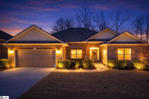 Photo of 301 Beaver Lodge Way, Greenville, SC 29605 (MLS # 1582216)