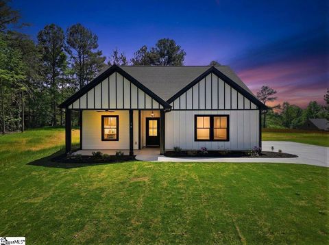 Photo of 14 Briarwood Court, Simpsonville, SC 29681 (MLS # 1588767)