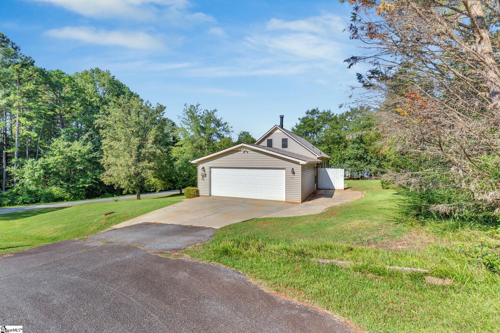 Liberty, South Carolina 29657, United States, 3 Bedrooms Bedrooms, ,2 BathroomsBathrooms,Residential,Active,203372