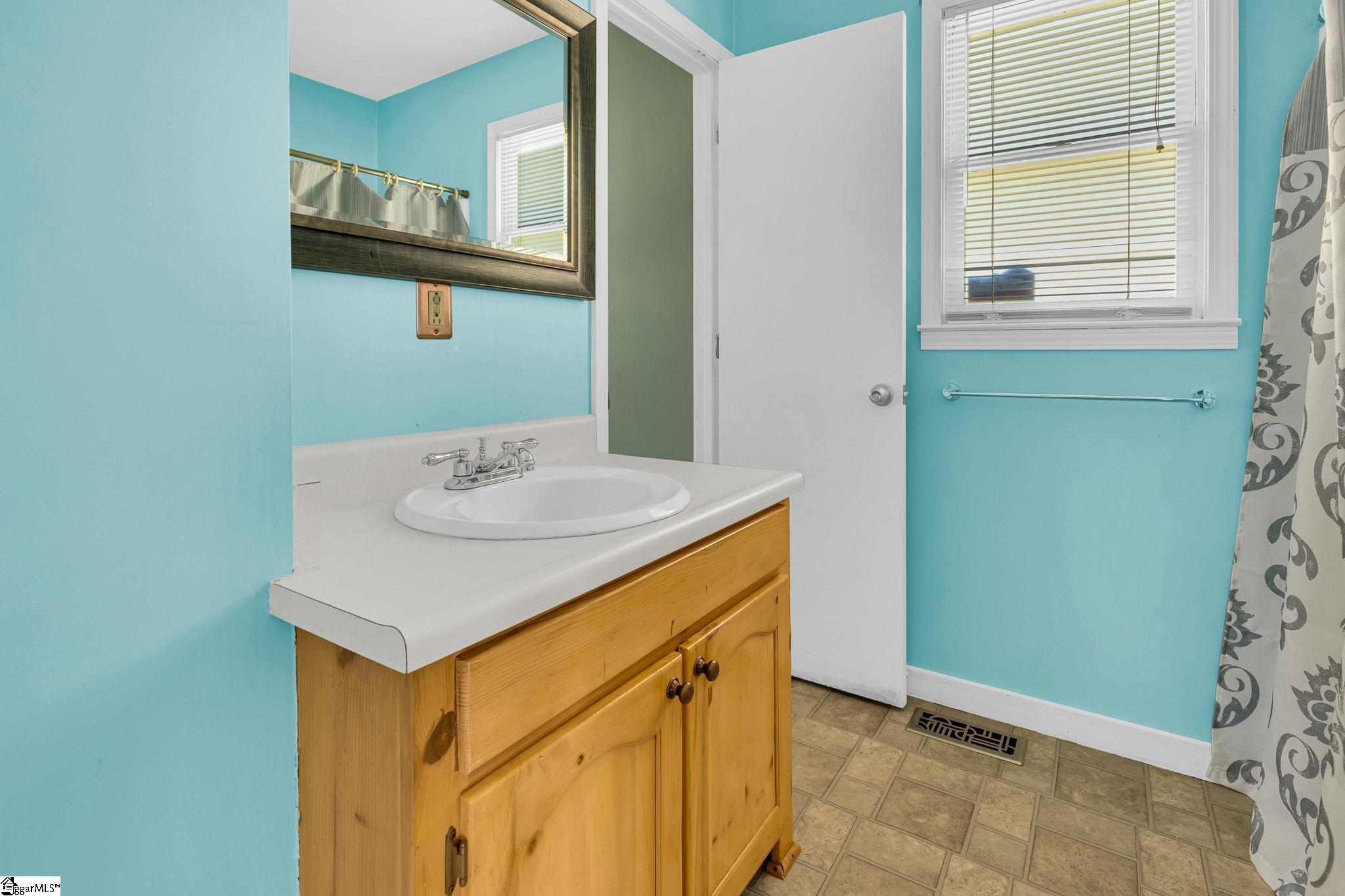 Liberty, South Carolina 29657, United States, 3 Bedrooms Bedrooms, ,2 BathroomsBathrooms,Residential,Active,203372