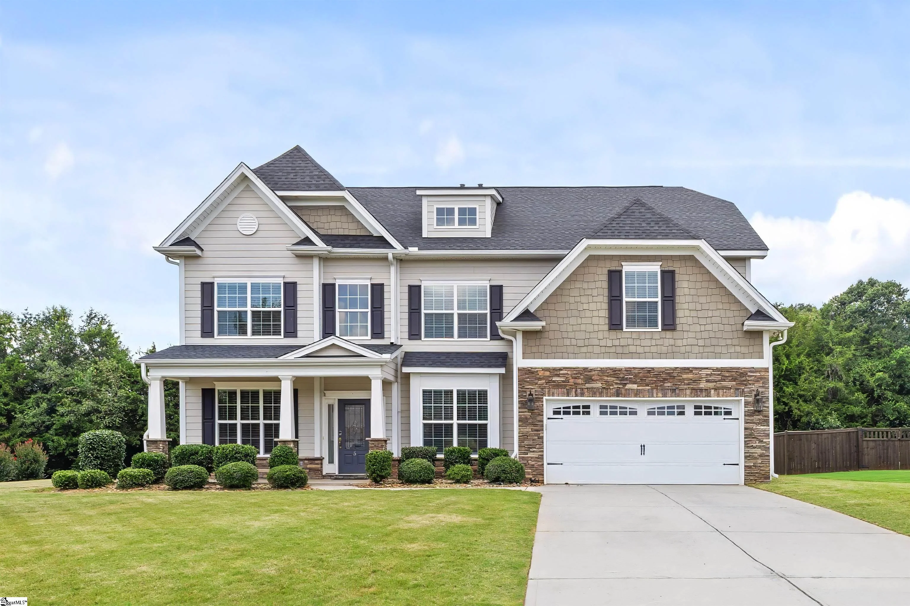 5 Lakeway Place