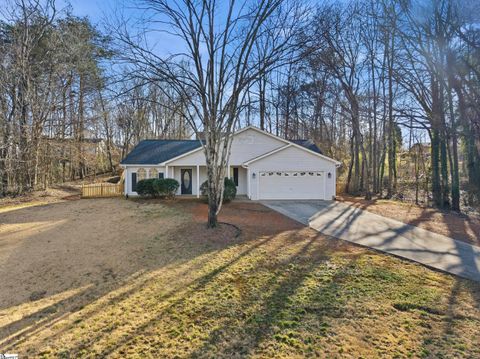 Photo of 121 Confederate Lane, Greer, SC 29651 (MLS # 1582373)