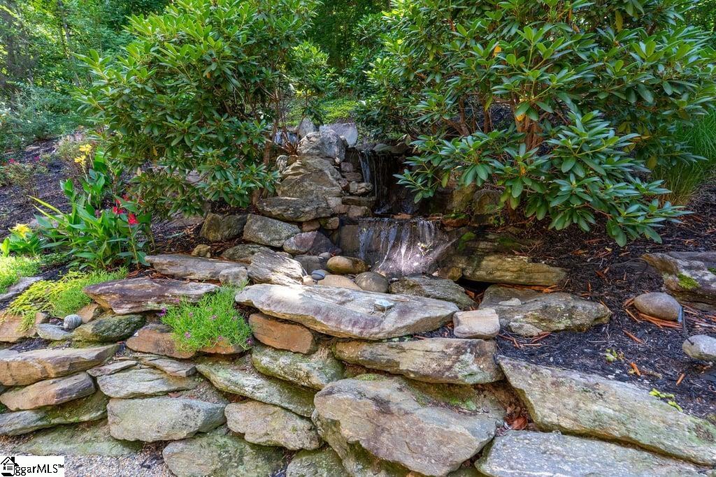921 High Knoll Way