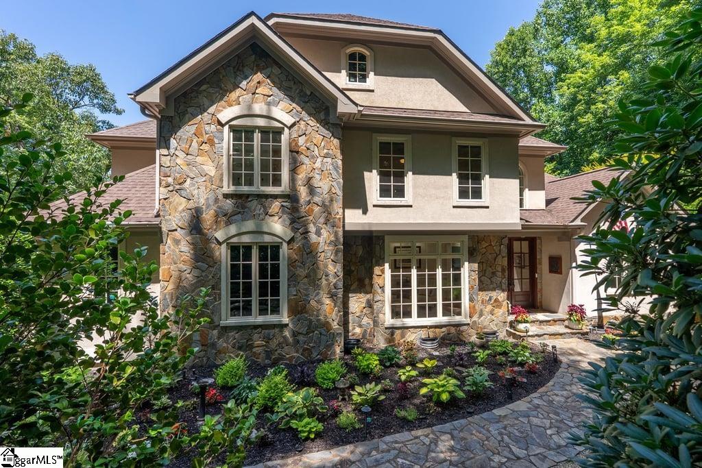 921 High Knoll Way