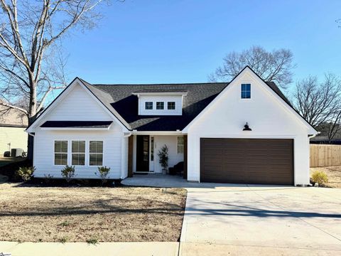 1205 S Main Street Fountain Inn SC 29644